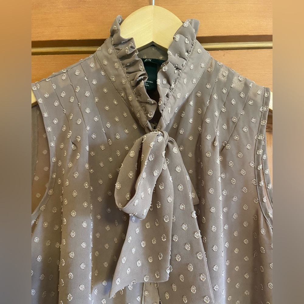 H&M Ruffle Neck Button-Up Tank - Picture 2 of 12